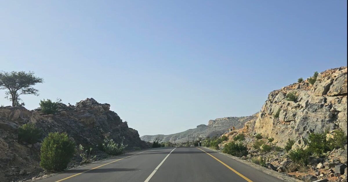 جبل هاط: جوهرة جبال الحجر الشرقي في سلطنة عُمان